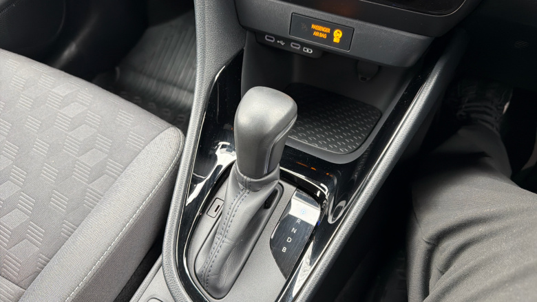 Toyota Yaris 1.5 Hybrid Design 5dr CVT Hybrid Hatchback